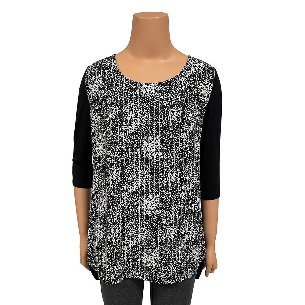 Lysse Surplice Top Sz S New $98 Graphic Dot Black White Slimming Smoothing Tunic